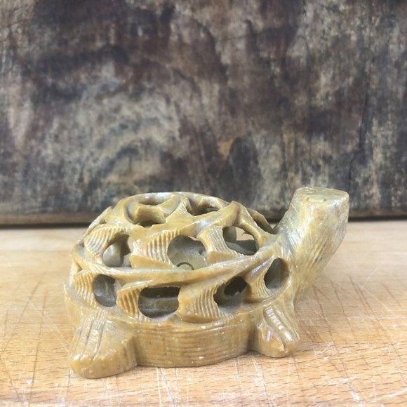 Carved Turtle with Baby Inside Soapstone Figurine Reptile Amphibian - Picture 7 of 7